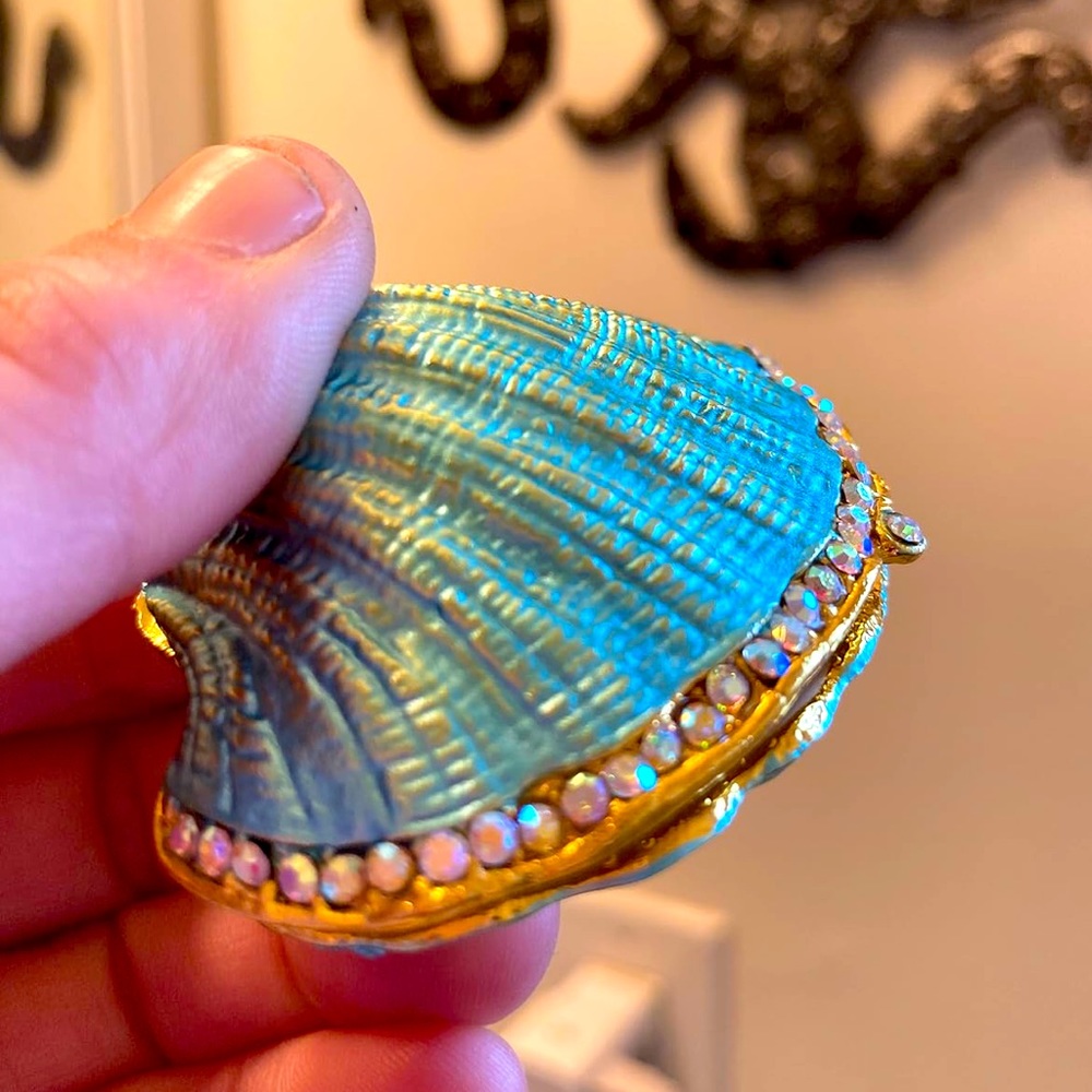 Seashell Crystal Jewelry Box - Picture 3 of 8
